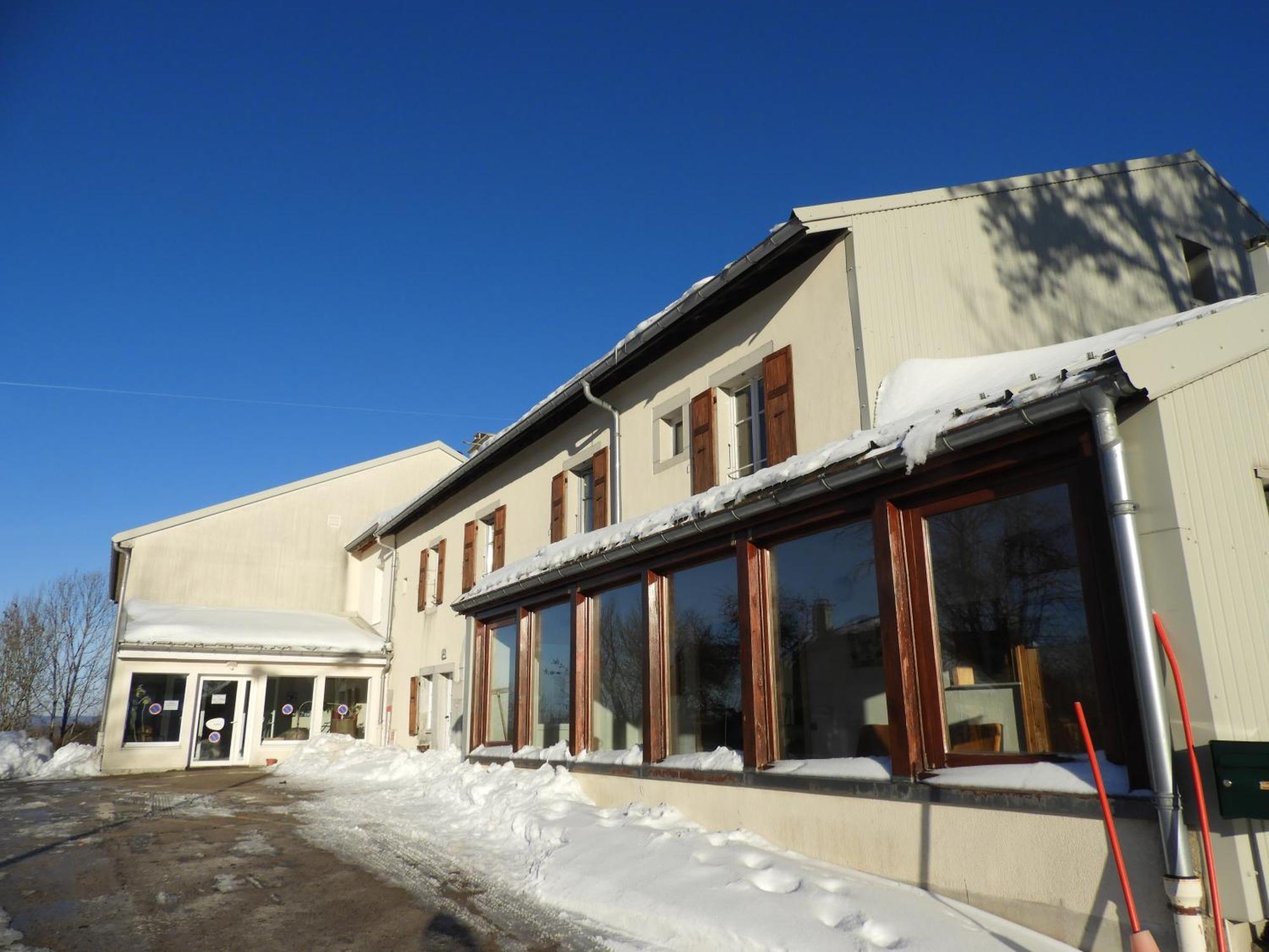 Apf France Handicap - Ferme Leonie Saint-Laurent-en-Grandvaux Exterior foto